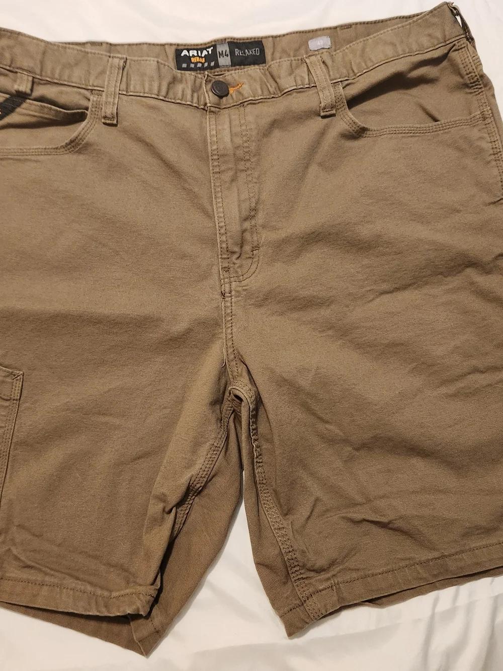Ariat Men's Cargo Shorts in Olive/Tan